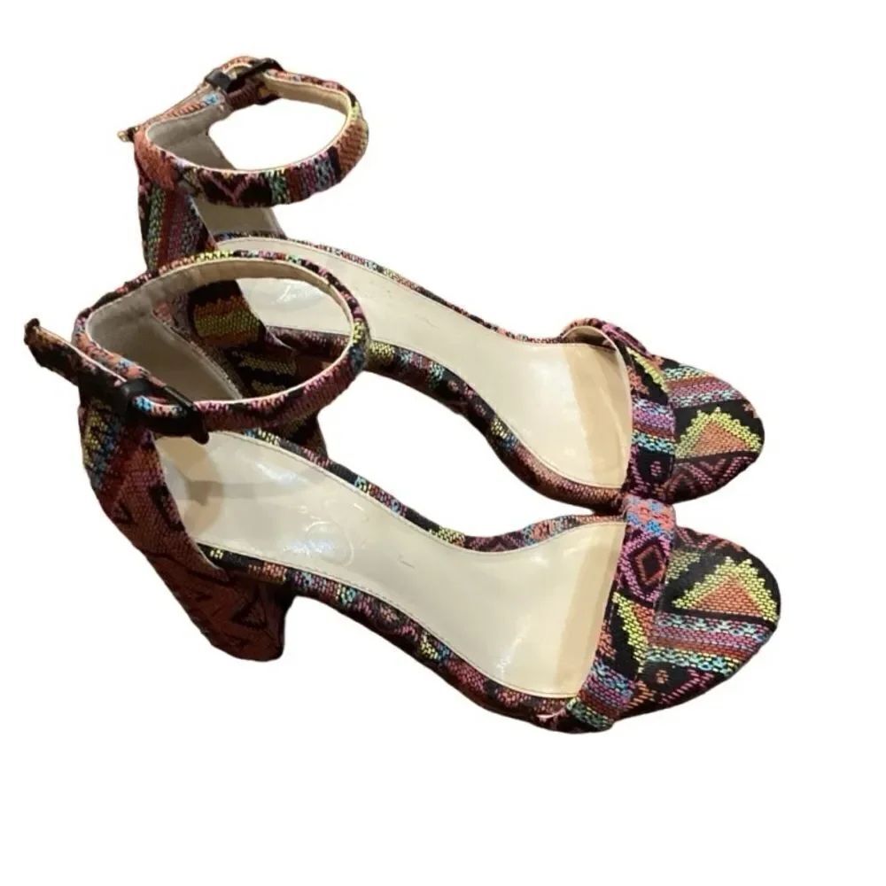 Jessica Simpson 5.5 Monrae Aztec Block Heel - Picture 4 of 14